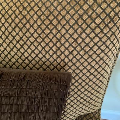Pair of Accent Chairs with Side Table 