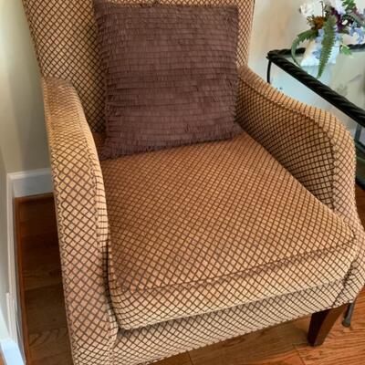 Pair of Accent Chairs with Side Table 