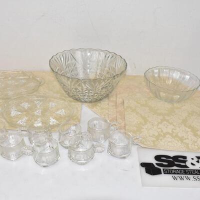 26 pc Party/Kitchen: 12 placemats, Serving & Punch Bowl, 8 glass Cups, 4 plates