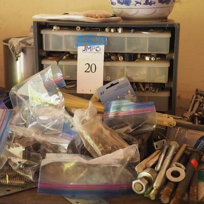 Lot 20 4 drawer plastic storage bin