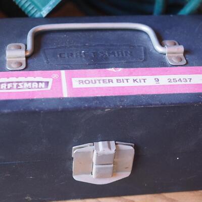 Lot 25 Craftman Router and Bits