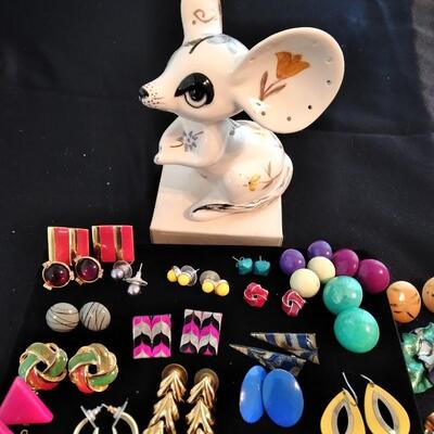 LOT 59 PIERCED EAR RINGS WITH MOUSE EAR RING HOLDER