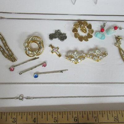 Lot of Misc Jewelry, Earrings, Necklaces, Hair Pins, Pins