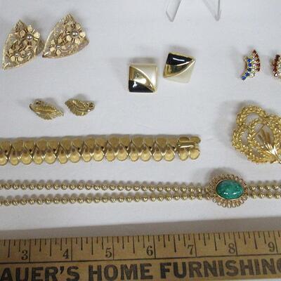 Nice Lot of Signed Jewelry, see description for details and more pics