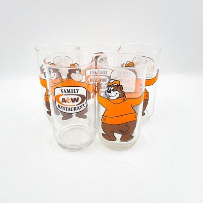 VINTAGE A&W FAMILY RESTAURANT BEAR COLLECTIBLE GLASSES (5)