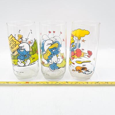 1982 SMURF COLLECTIBLE GLASSES (3)