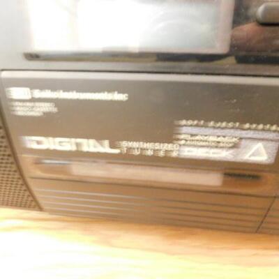 Seiko Instruments Portable AM/FM Cassette Boom Box