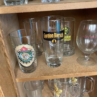 Lot 86: Beer steins and glassware