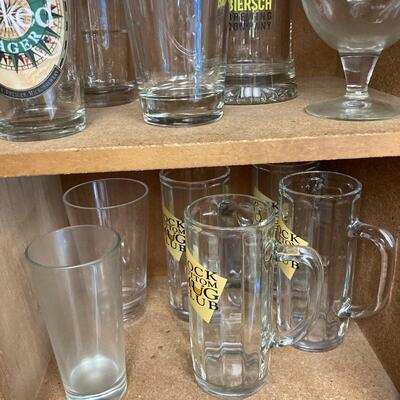 Lot 86: Beer steins and glassware