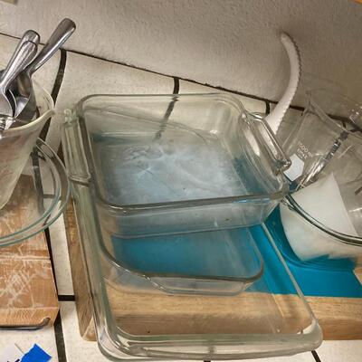 Lot 85:  Metal and Pyrex Glass Bake ware