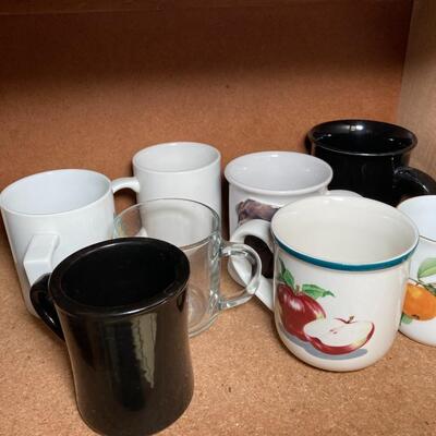 Lot 82: Mikasa Stylecraft mugs and more