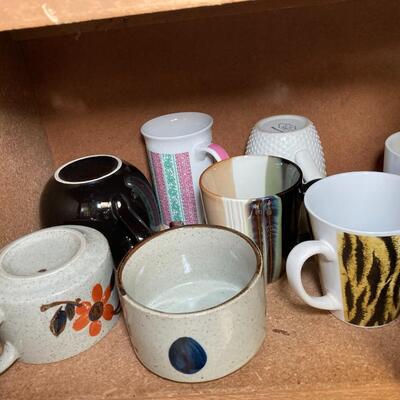 Lot 82: Mikasa Stylecraft mugs and more