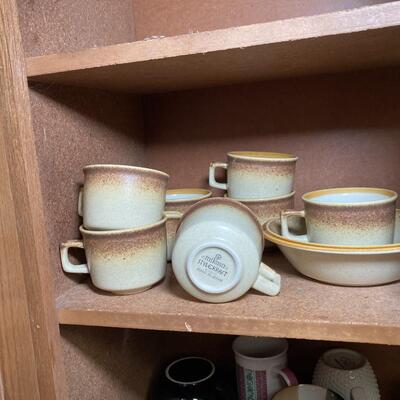 Lot 82: Mikasa Stylecraft mugs and more