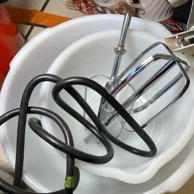 Lot 76: Vintage Kitchen appliances-small