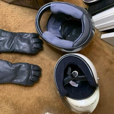 Lot 105: Sporting goods