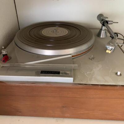 Lot 117:  Audio components