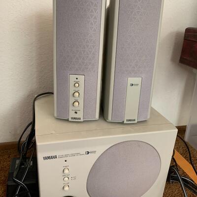Lot 113: Dell laptop and Yamaha speakers