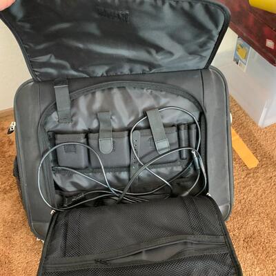Lot 113: Dell laptop and Yamaha speakers