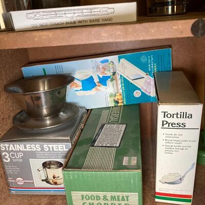 Lot 72: Small appliances and housewares #2