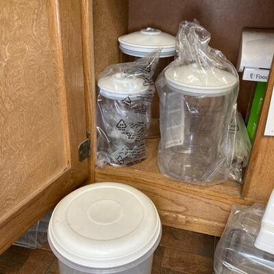 Lot 73:  Foodsavers