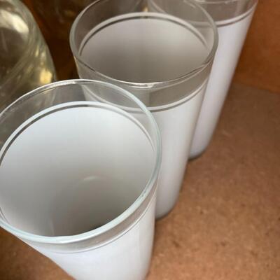 Lot 70:  Vintage and modern glassware