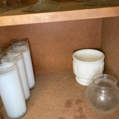Lot 70:  Vintage and modern glassware