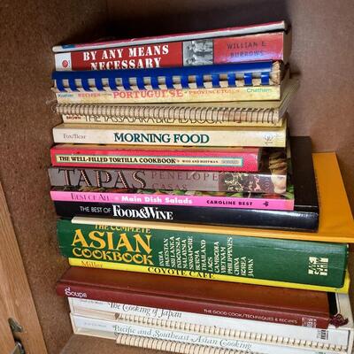 Lot 71: Cookbooks