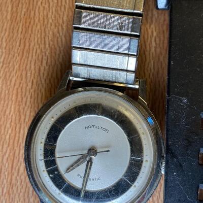 Lot 61:  Men's jewelry