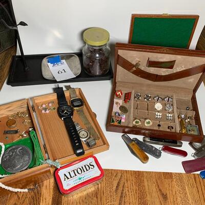 Lot 61:  Men's jewelry