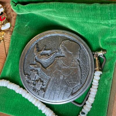 Lot 61:  Men's jewelry