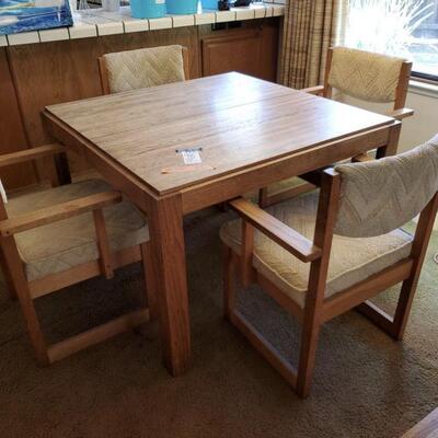 Lot 05: Dining set