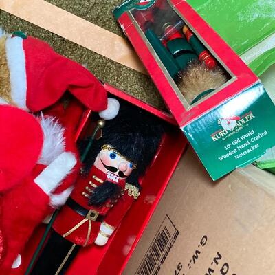 Lot 58:  Christmas and gift wrap
