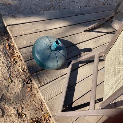 Lot 119:  patio furniture