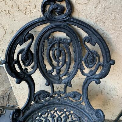Lot 119:  patio furniture