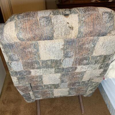 Lot 03:  Recliner