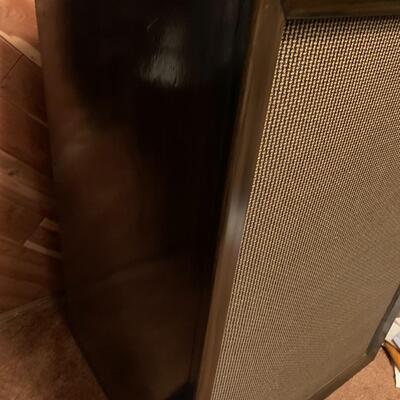 Lot 04:  Vintage speakers