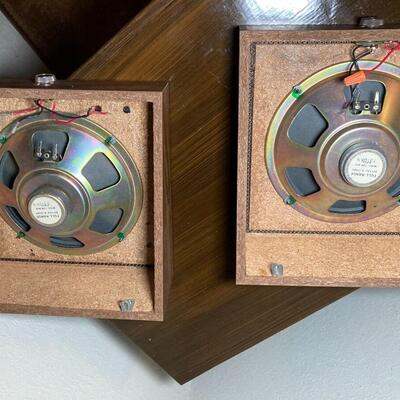 Lot 04:  Vintage speakers