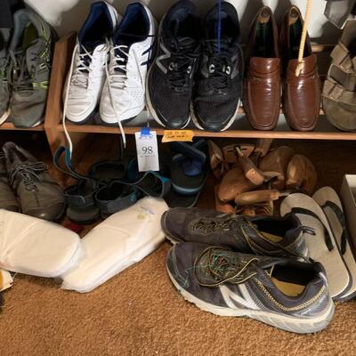 Lot 98: Men's Shoes and boots Size 13