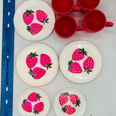 Vintage Childrenâ€™s Play Dish Set