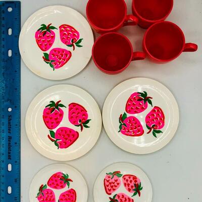 Vintage Childrenâ€™s Play Dish Set