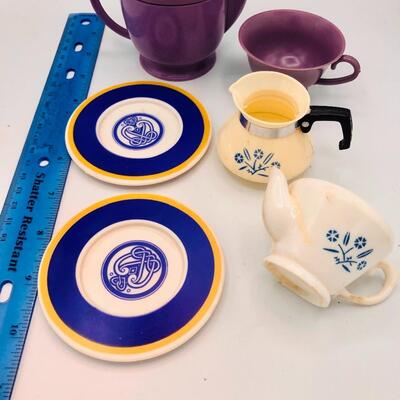 Vintage Childrenâ€™s Play Dish Set