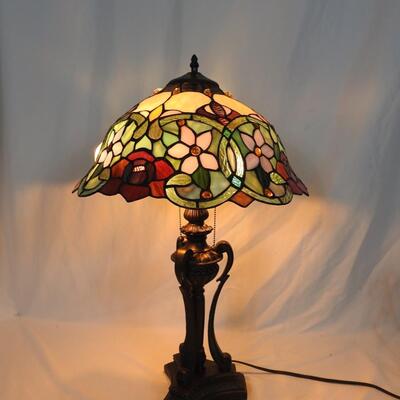 Stained glass table lamp