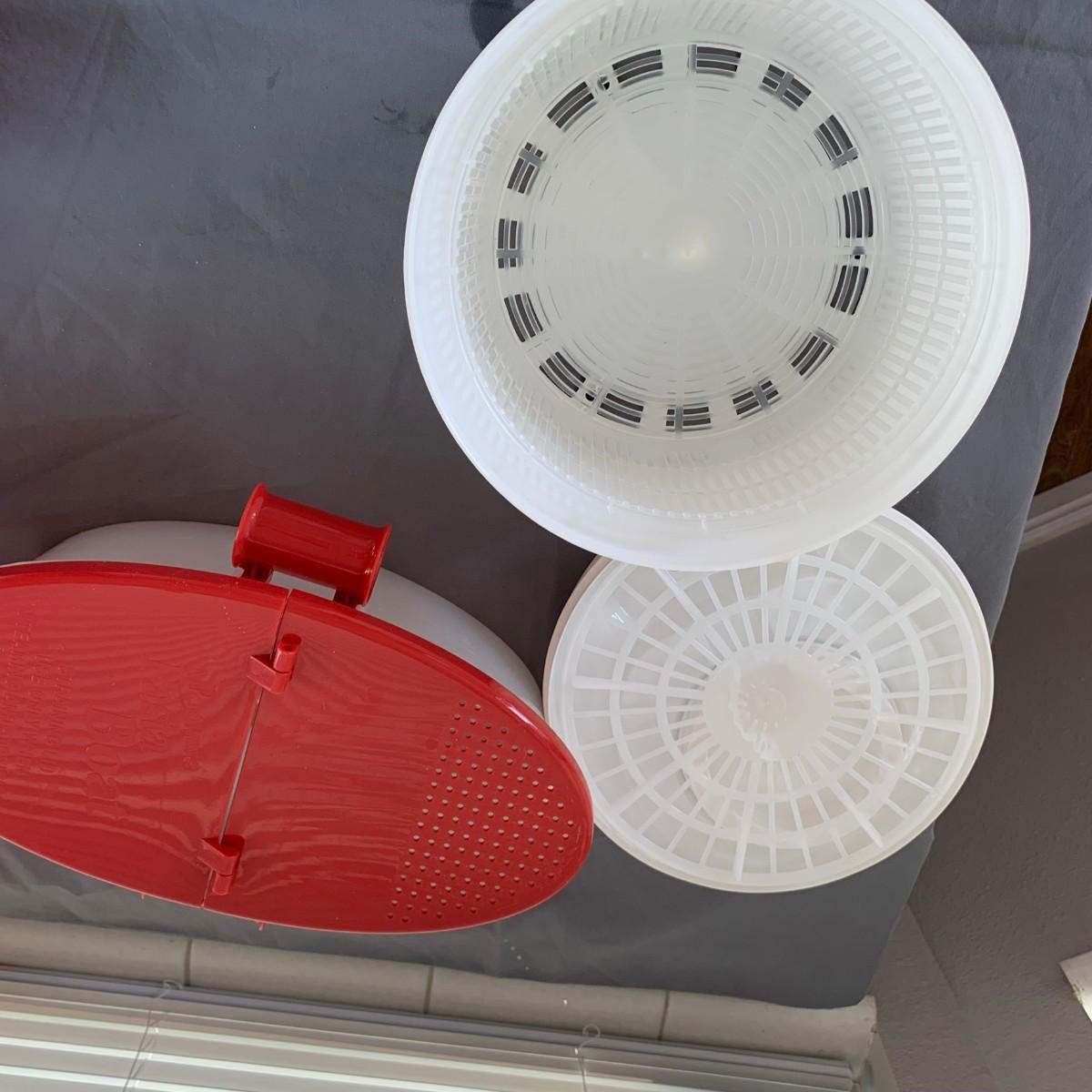 23 Pasta N More Microwave Bowl & Strainers