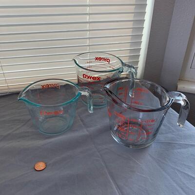 #40 Pyrex Glass Measuring Cups
