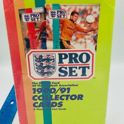 Unopened 1990/91 Flair Pro Set Soccer Cards