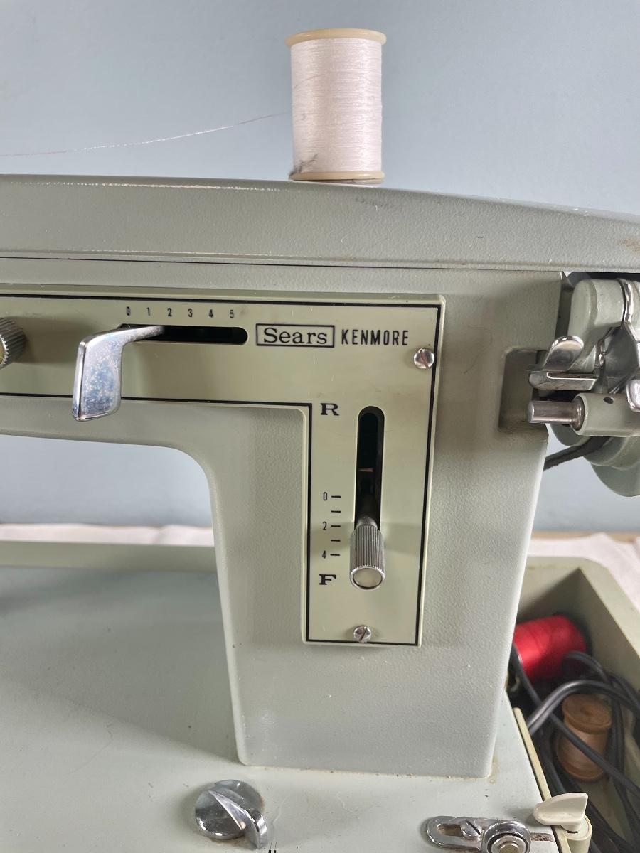 Sears Kenmore Model 5185 Sewing Machine W/ Hard Case & Foot Pedal ...