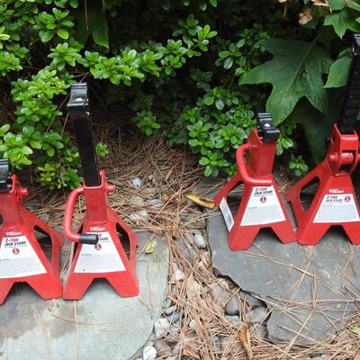 Jack stands
