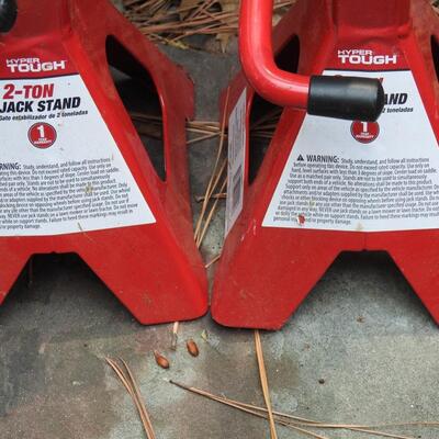 Jack stands