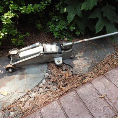 Pro lift floor jack