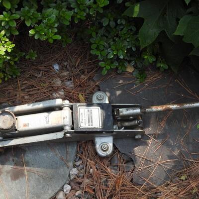 Pro lift floor jack